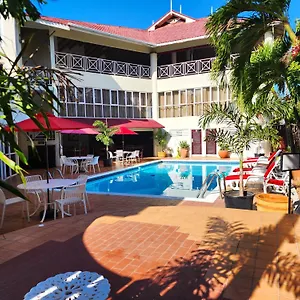 Altamont Court *** Kingston